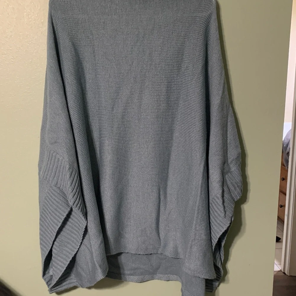 Simply Noelle Blue Buttoned Poncho - Picture 3 of 3